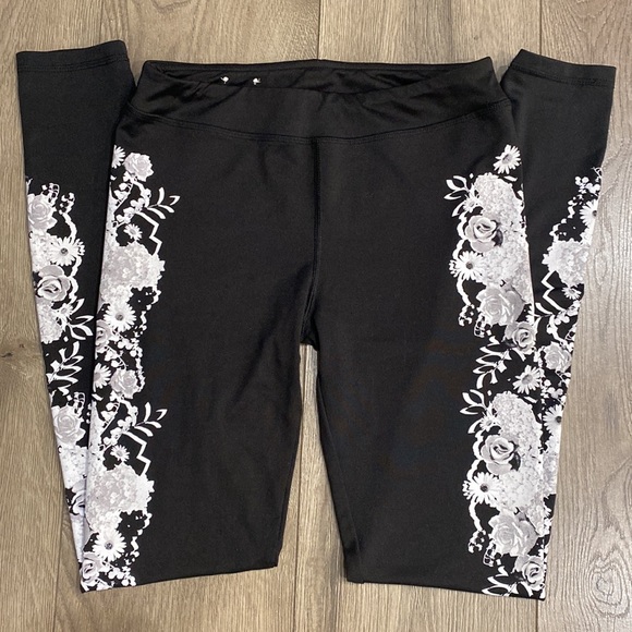 So Yoga Pants - ❤️ 5 for $25 if bundled! Yoga Full Length Leggings Size Small